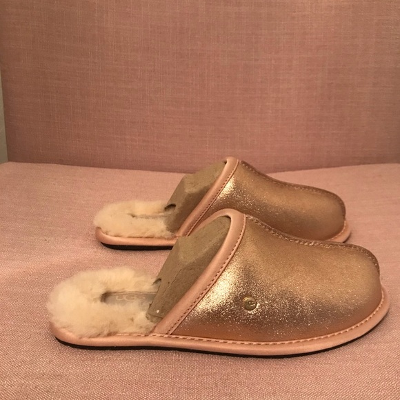 womens gold ugg slippers